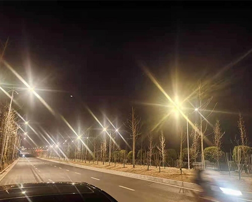 照亮回家路，平安過大年